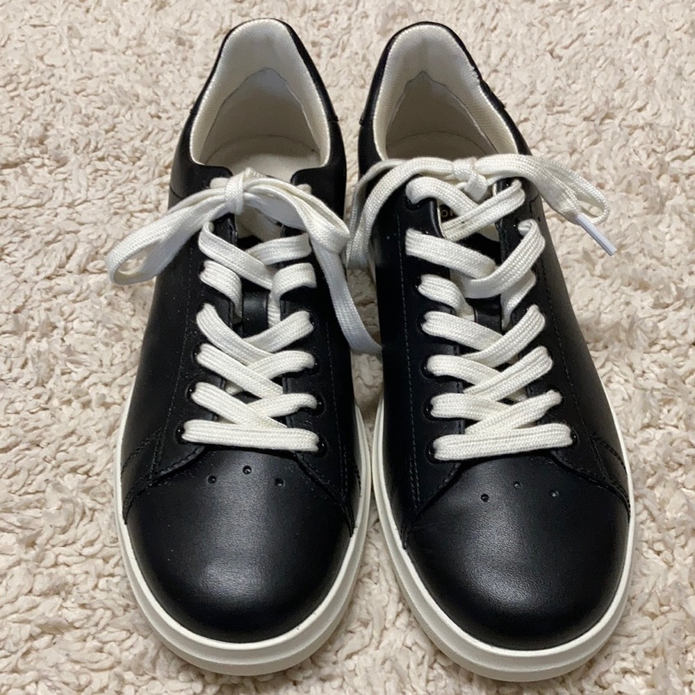 Tory Burch tennis shoes